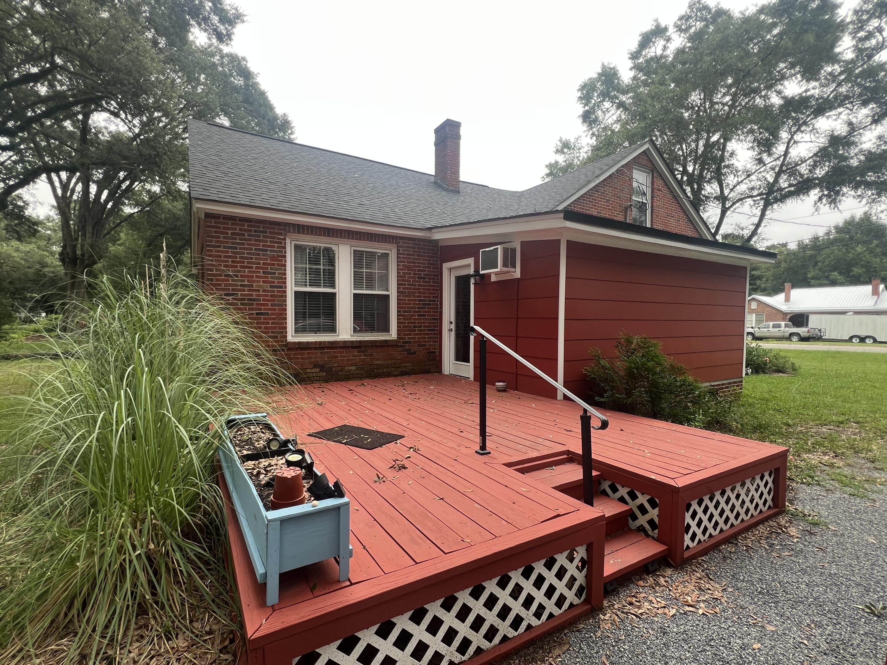 601 Carn Street Walterboro, SC 29488 - Photo 6 of 33 IMG_6744