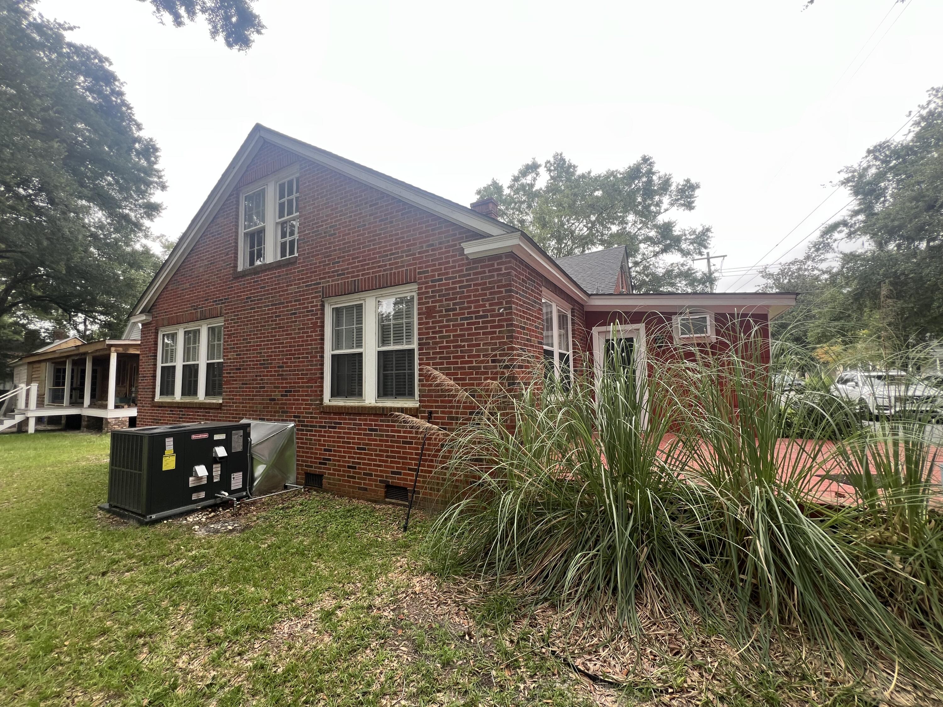 601 Carn Street Walterboro, SC 29488 - Photo 8 of 33 IMG_6742