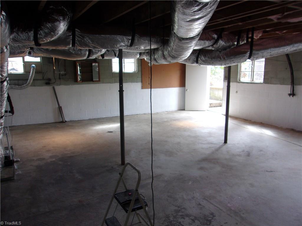 412 Peace Street High Point, NC 27262 - Photo 25 of 36