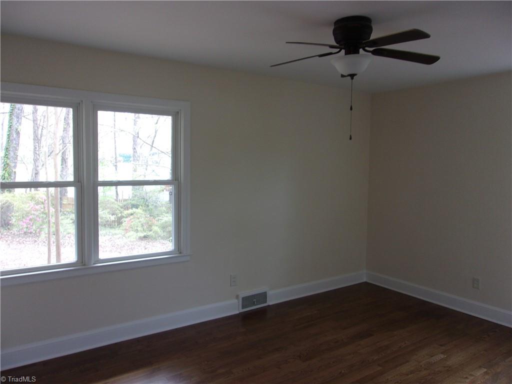 412 Peace Street High Point, NC 27262 - Photo 6 of 36