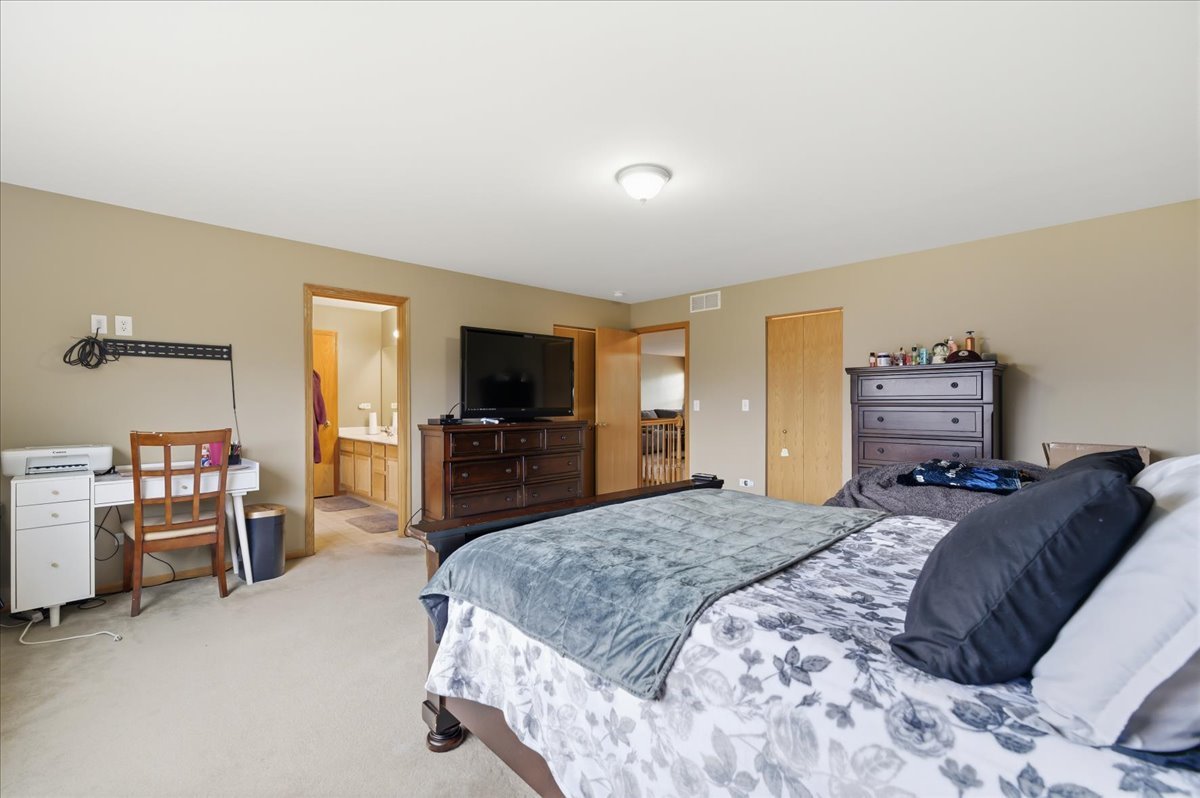 1916 Castle Ridge Drive Plainfield, IL 60586 - Photo 19 of 36 Gallery Image 19
