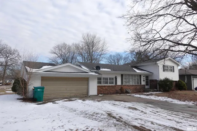 $115,000 | 895 Pine Street, Galesburg, IL 61401