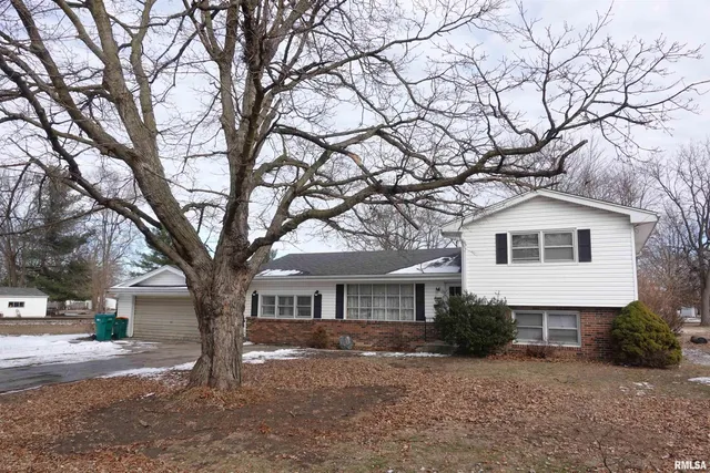 $115,000 | 895 Pine Street, Galesburg, IL 61401