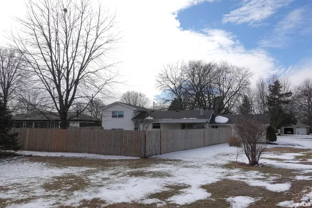 $115,000 | 895 Pine Street, Galesburg, IL 61401