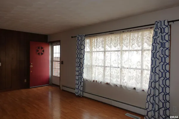 $115,000 | 895 Pine Street, Galesburg, IL 61401