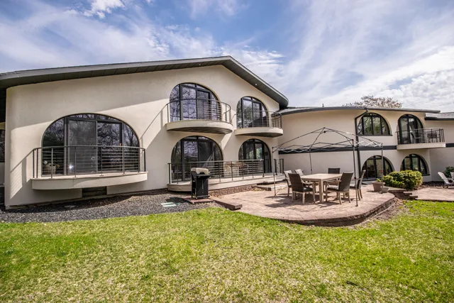 $890,000 | 4455 Club Drive, Slinger, WI 53086