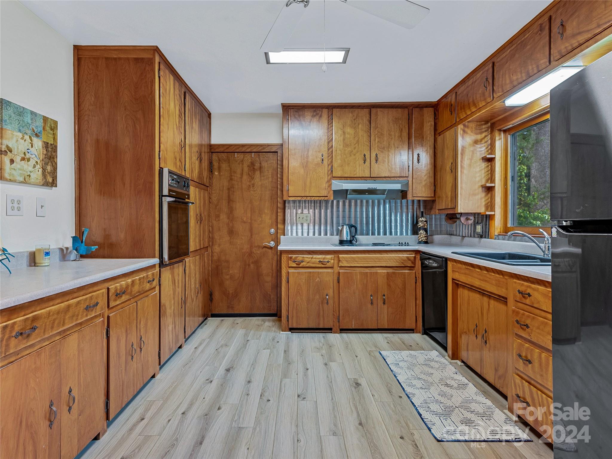 159 Governors View Road Asheville, NC 28805 - Photo 8 of 30 Gallery Image 8