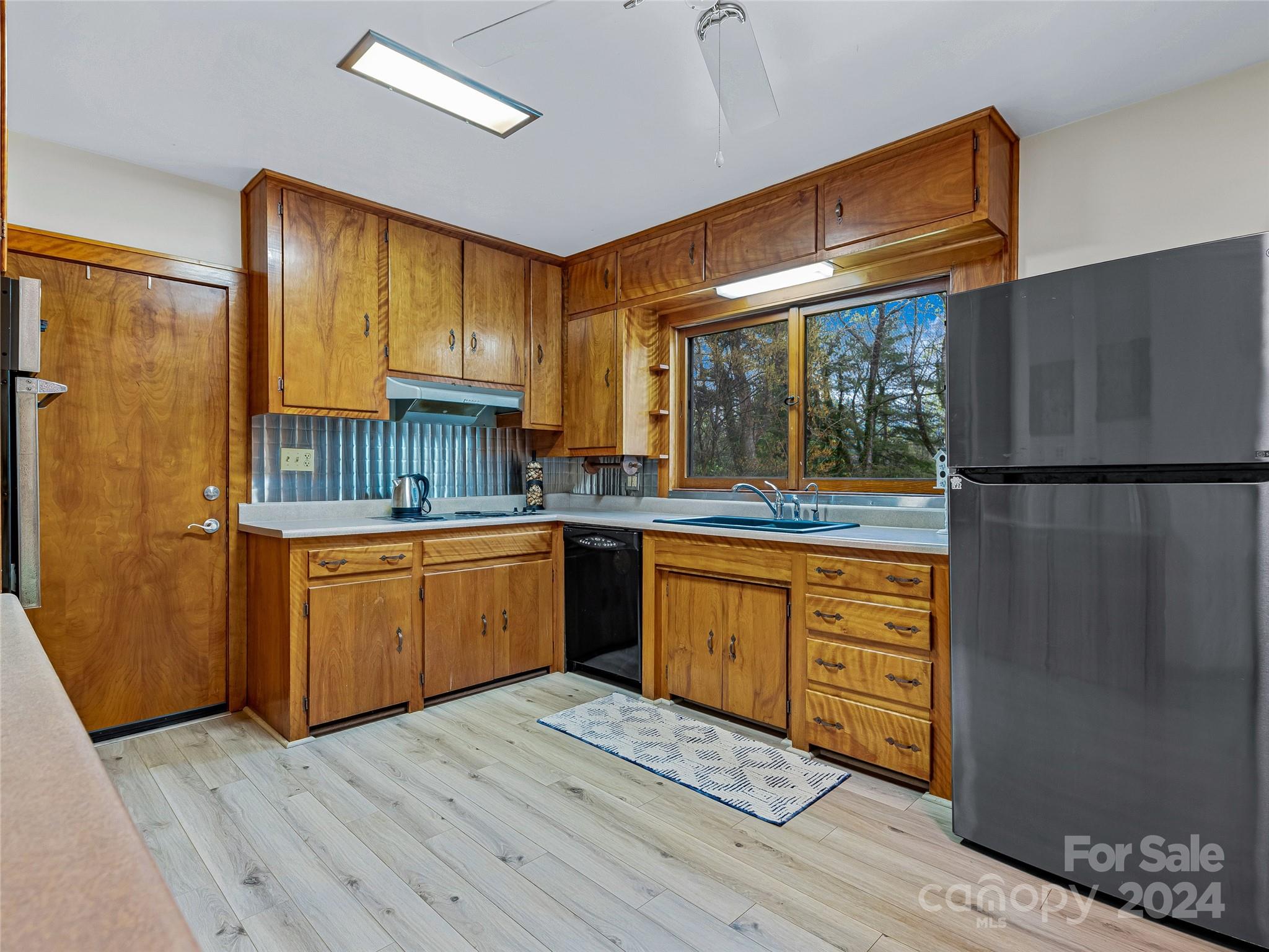 159 Governors View Road Asheville, NC 28805 - Photo 10 of 30 Gallery Image 10