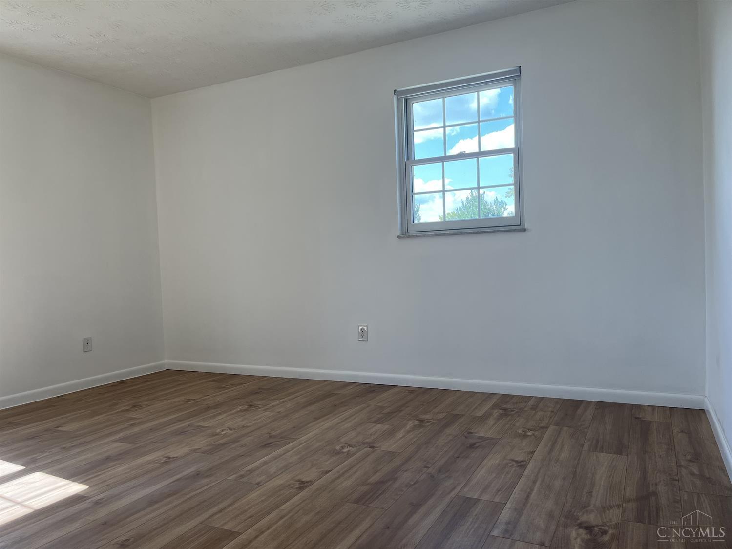 1886 Layhigh Road Hamilton, OH 45013 - Photo 16 of 52