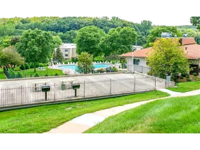 $110,000 | 362 Elton Hills Drive Northwest, Unit 18, Rochester, MN 55901