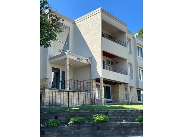 $100,000 | 362 Elton Hills Drive Northwest, Unit 18, Rochester, MN 55901