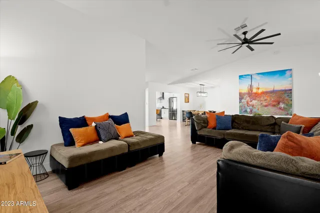 $4,000 | 1027 West Peralta Avenue, Mesa, AZ 85210