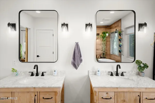 $4,000 | 1027 West Peralta Avenue, Mesa, AZ 85210