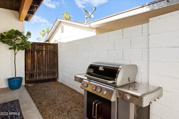 $4,000 | 1027 West Peralta Avenue, Mesa, AZ 85210