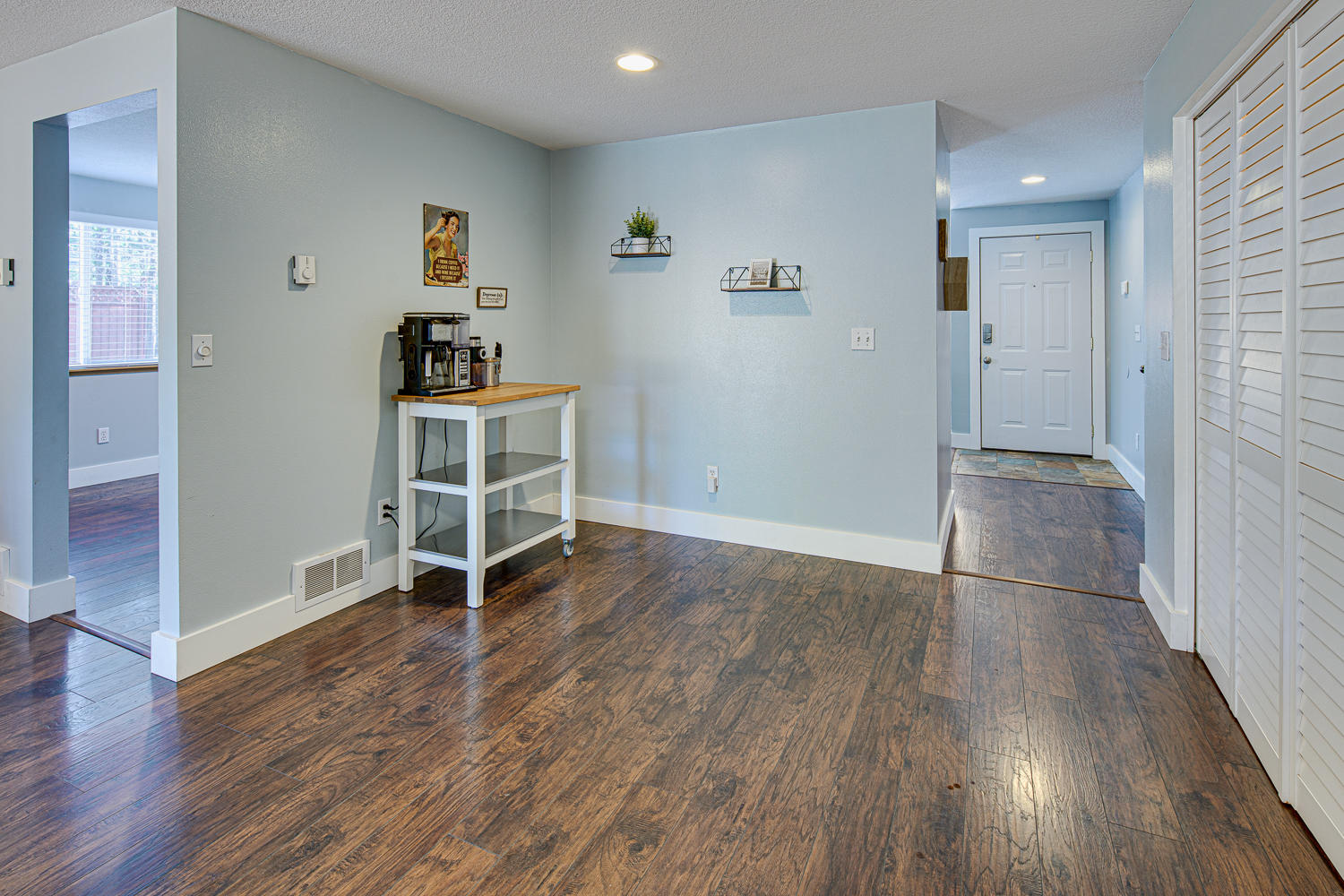 55741 Swan Road Bend, OR 97707 - Photo 11 of 35 Spacious Breakfast nook, coffee, bar, study nook, craft area, wine bar.... the possibilities are endless.