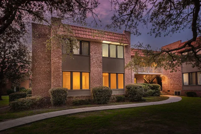 $995,000 | 220 3rd Avenue, Unit 4B, Charleston, SC 29403