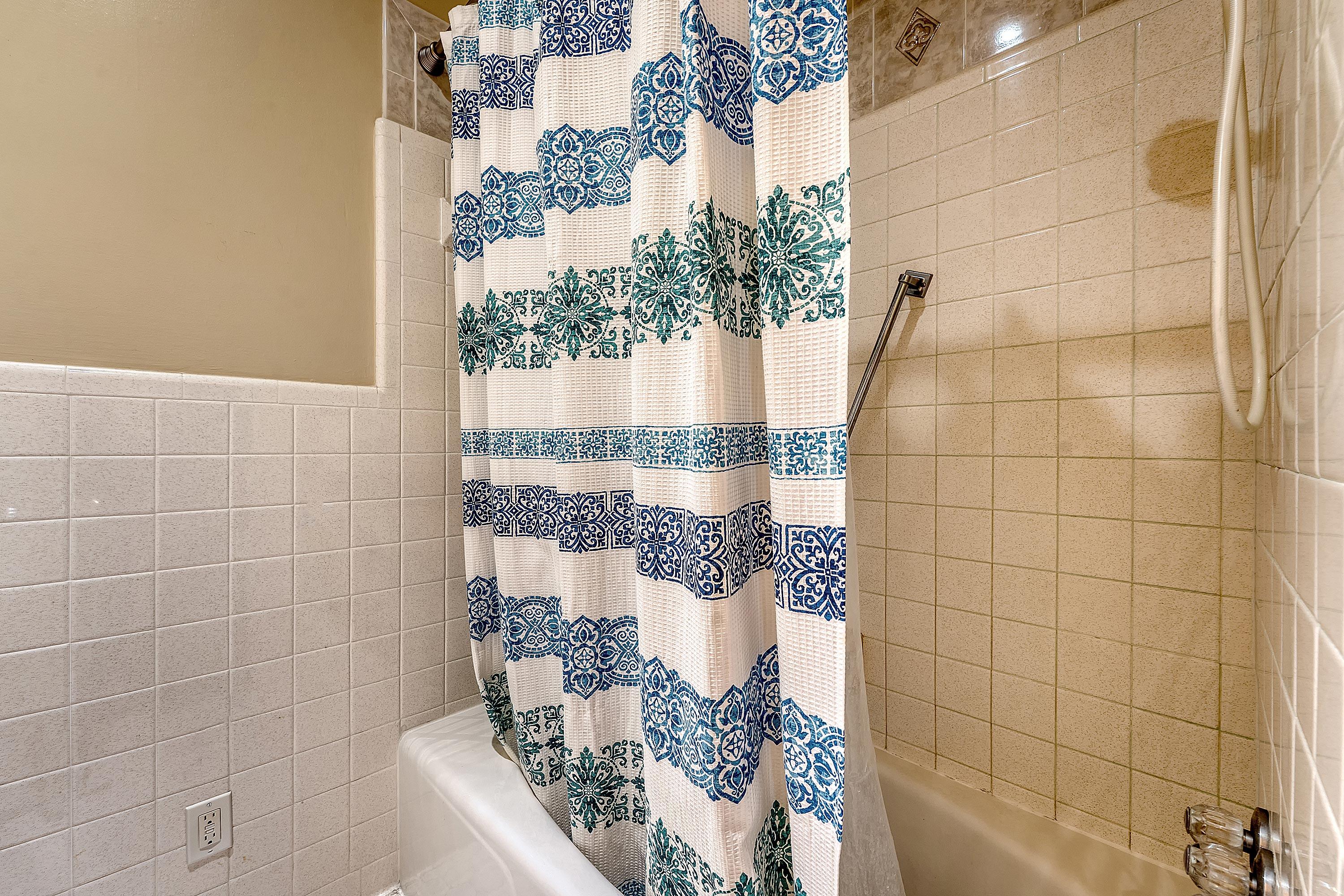 220 3rd Avenue, Unit 4B Charleston, SC 29403 - Photo 26 of 48 DSC04496_23-copy