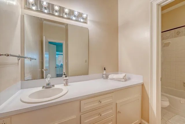 $995,000 | 220 3rd Avenue, Unit 4B, Charleston, SC 29403