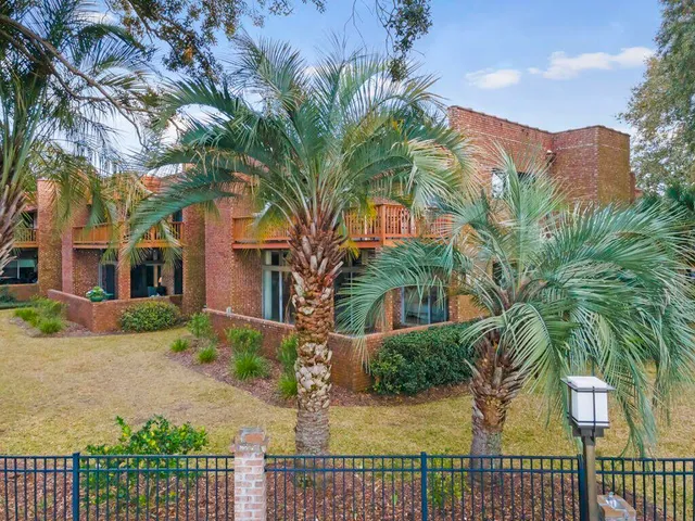 $995,000 | 220 3rd Avenue, Unit 4B, Charleston, SC 29403