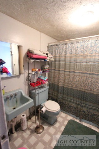 7538 Peach Bottom Road Independence, VA 24348 - Photo 18 of 20 Gallery Image 18