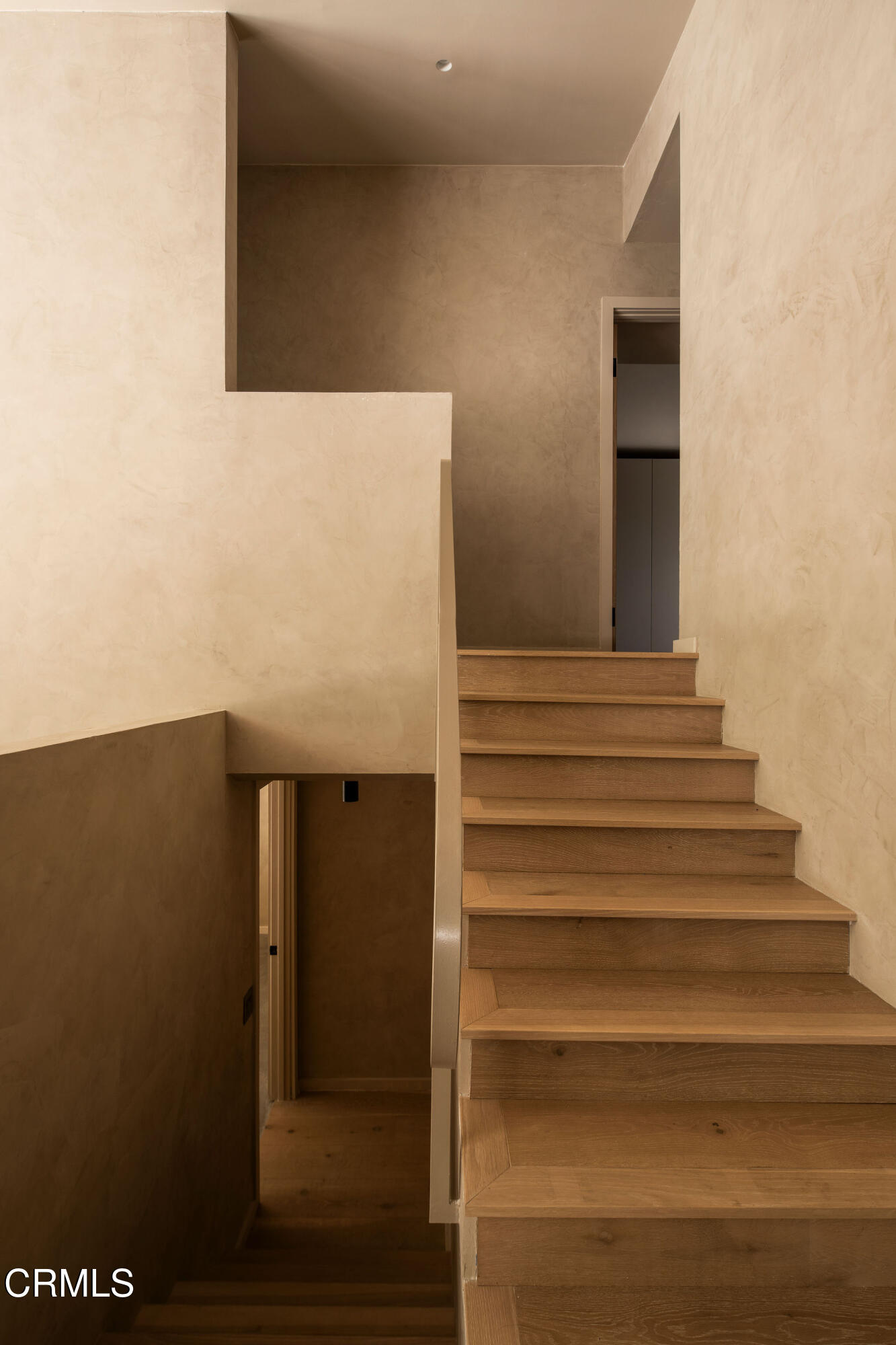 4722 Larkwood Avenue Los Angeles, CA 91364 - Photo 9 of 27 a view of entryway