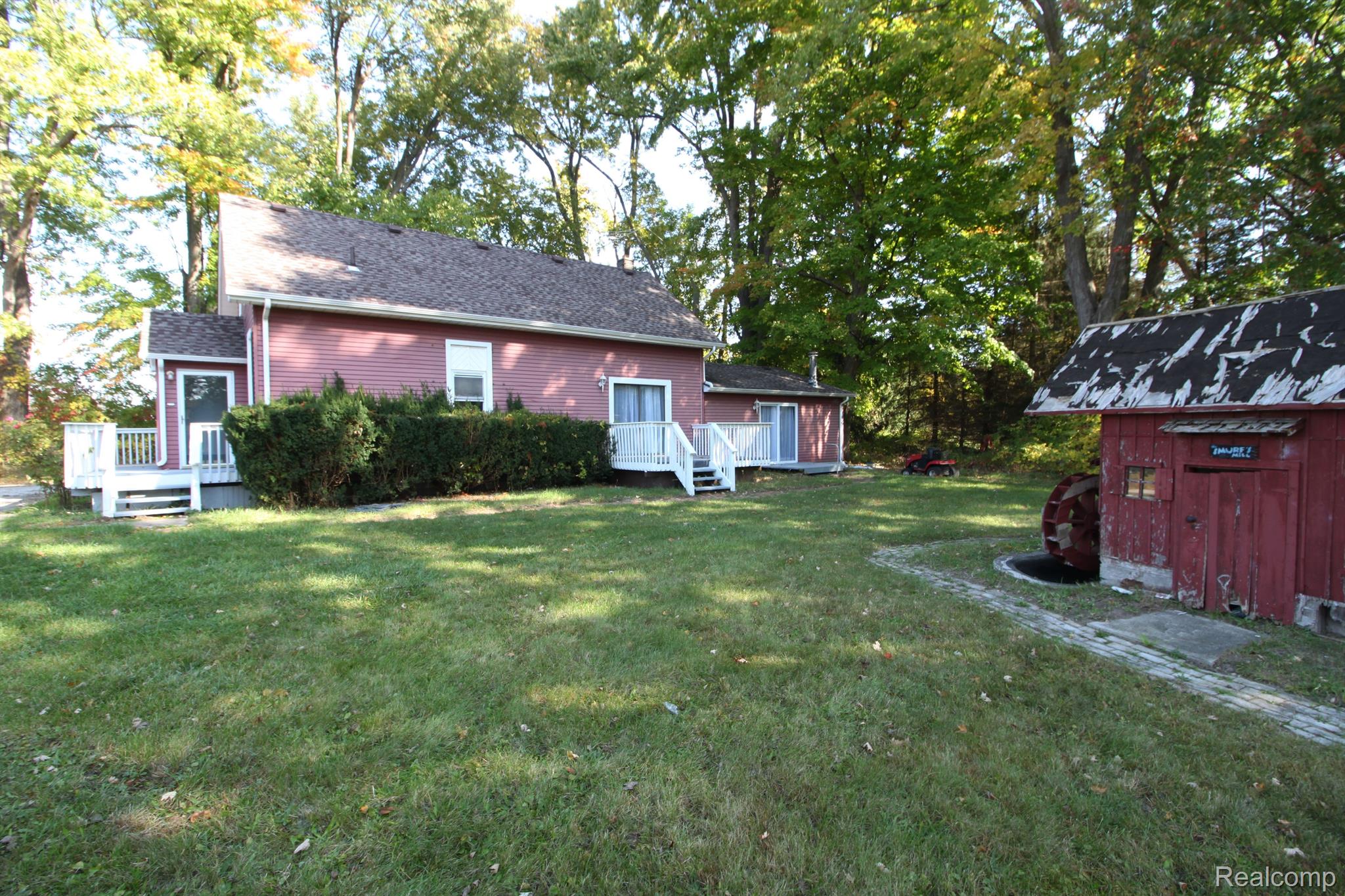 430 Capac Road Allenton, MI 48002 - Photo 2 of 28 Gallery Image 2