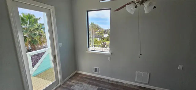 $475,000 | 1643 Railroad Street, Dickinson, TX 77539