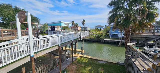 $475,000 | 1643 Railroad Street, Dickinson, TX 77539