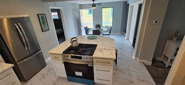 $475,000 | 1643 Railroad Street, Dickinson, TX 77539