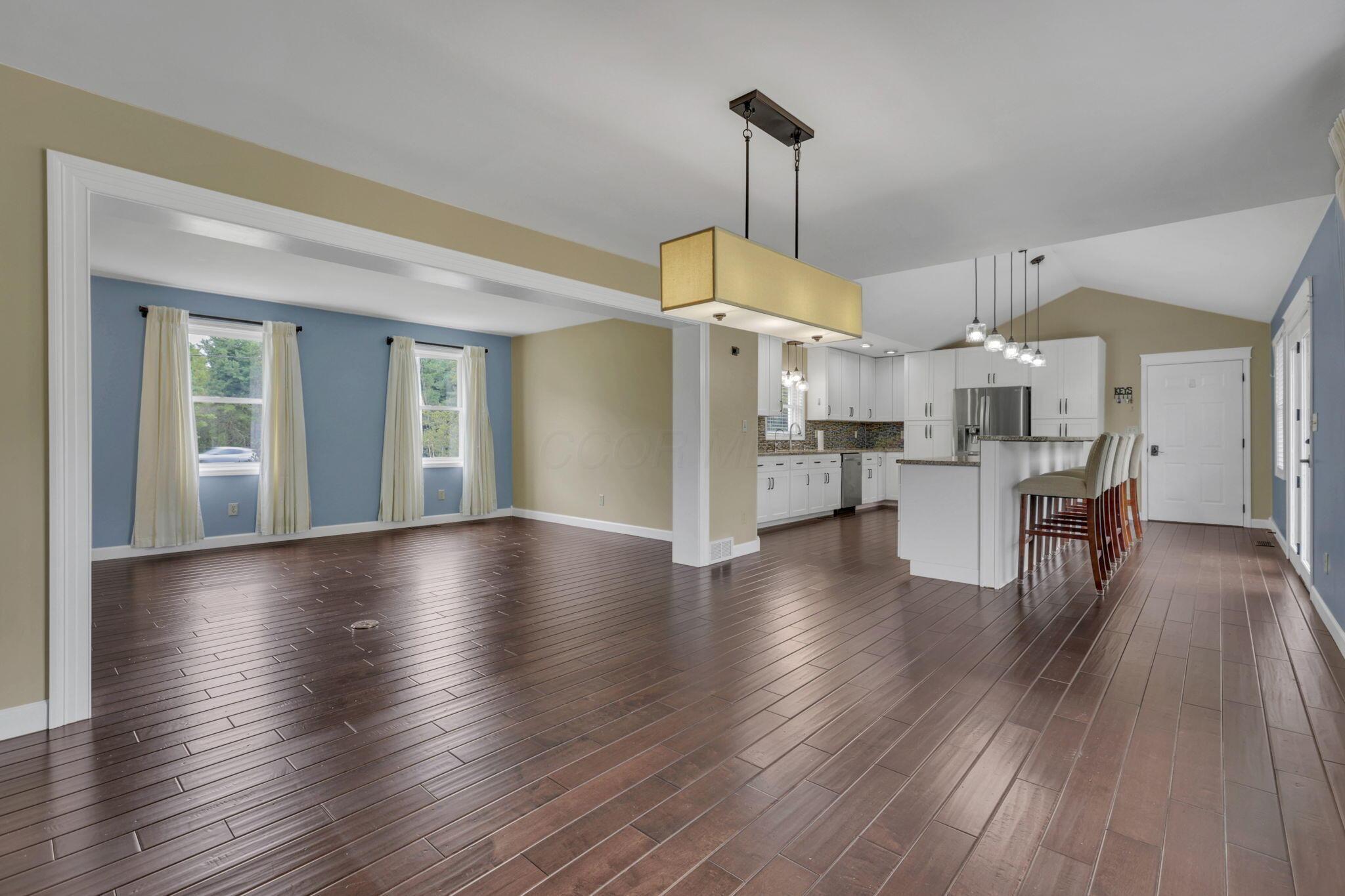 534 Coonpath Road Northeast Lancaster, OH 43130 - Photo 16 of 63 open concept