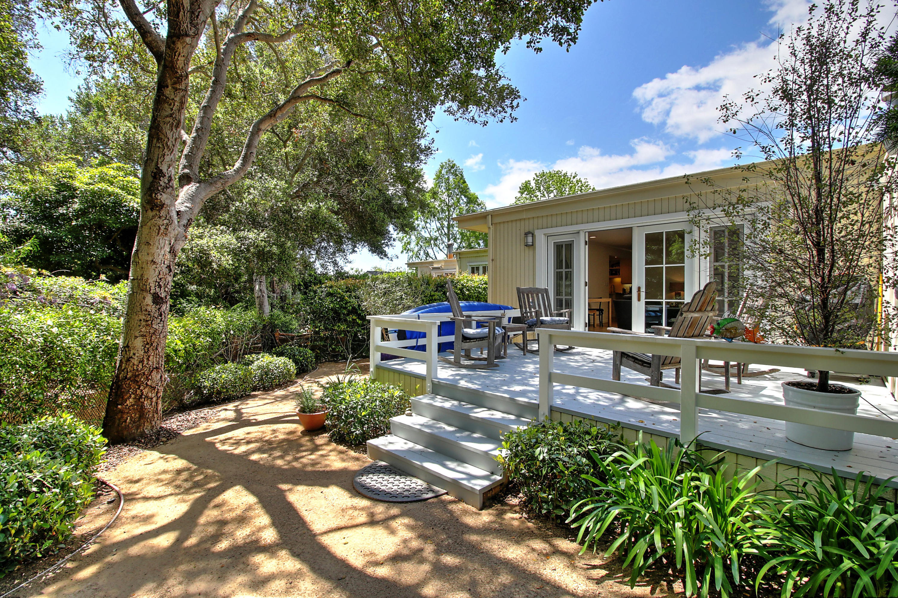 546 San Ysidro Road, Unit A Santa Barbara, CA 93108 - Photo 4 of 23 backyard