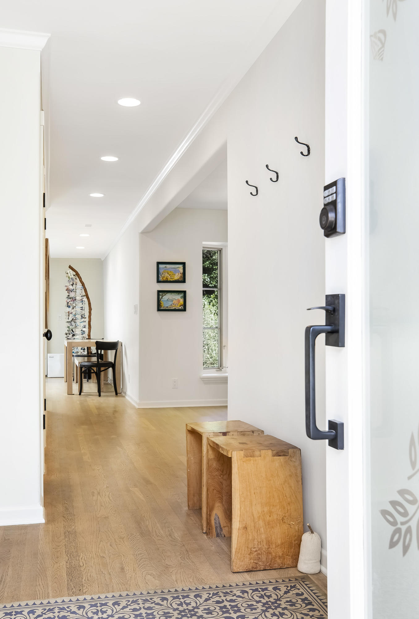 546 San Ysidro Road, Unit A Santa Barbara, CA 93108 - Photo 6 of 23 hall