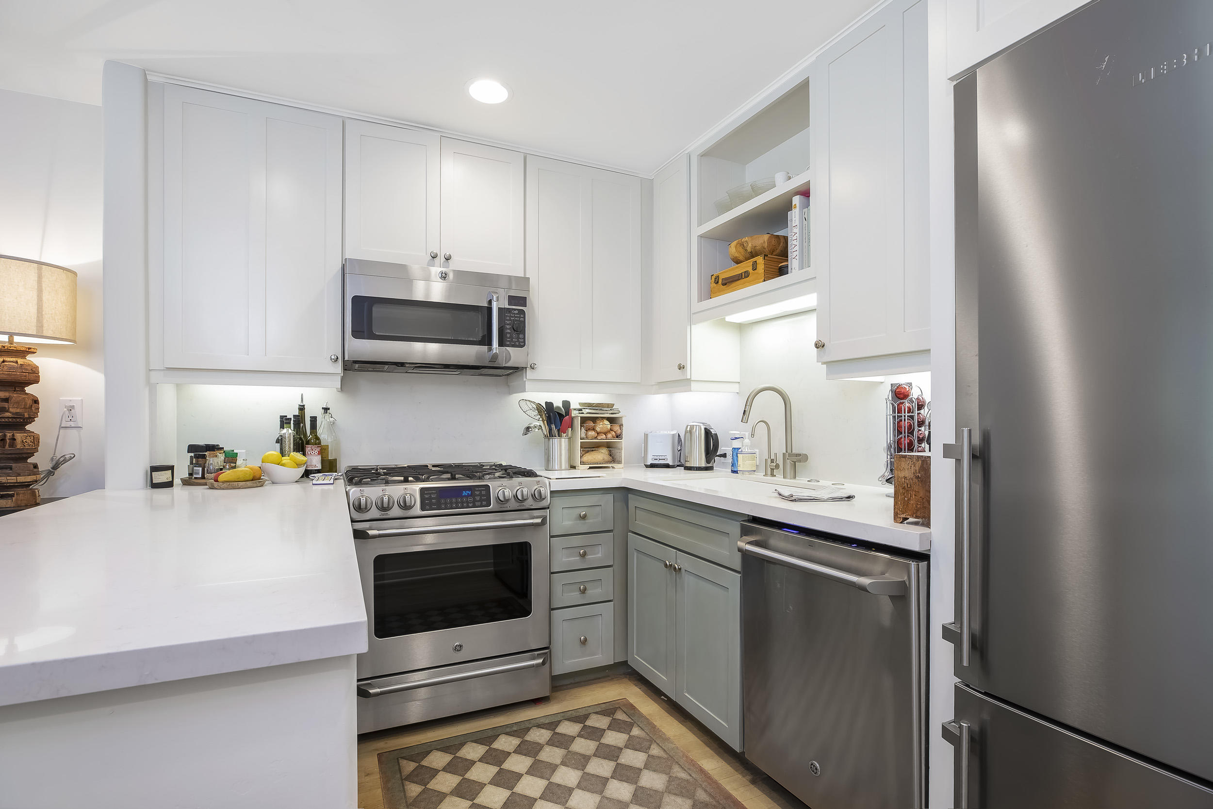 546 San Ysidro Road, Unit A Santa Barbara, CA 93108 - Photo 7 of 23 kitchen