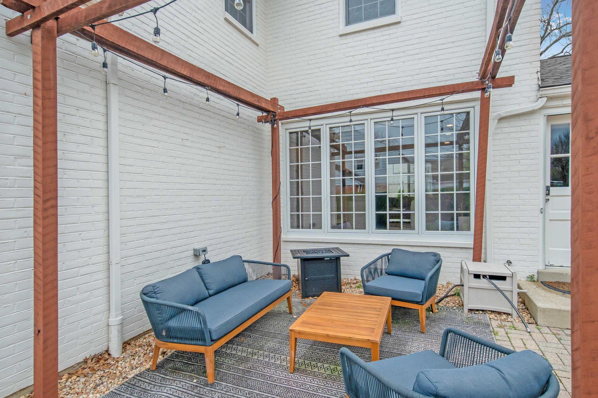 2670 Wexford Road Columbus, OH 43221 - Photo 49 of 56 Sitting area