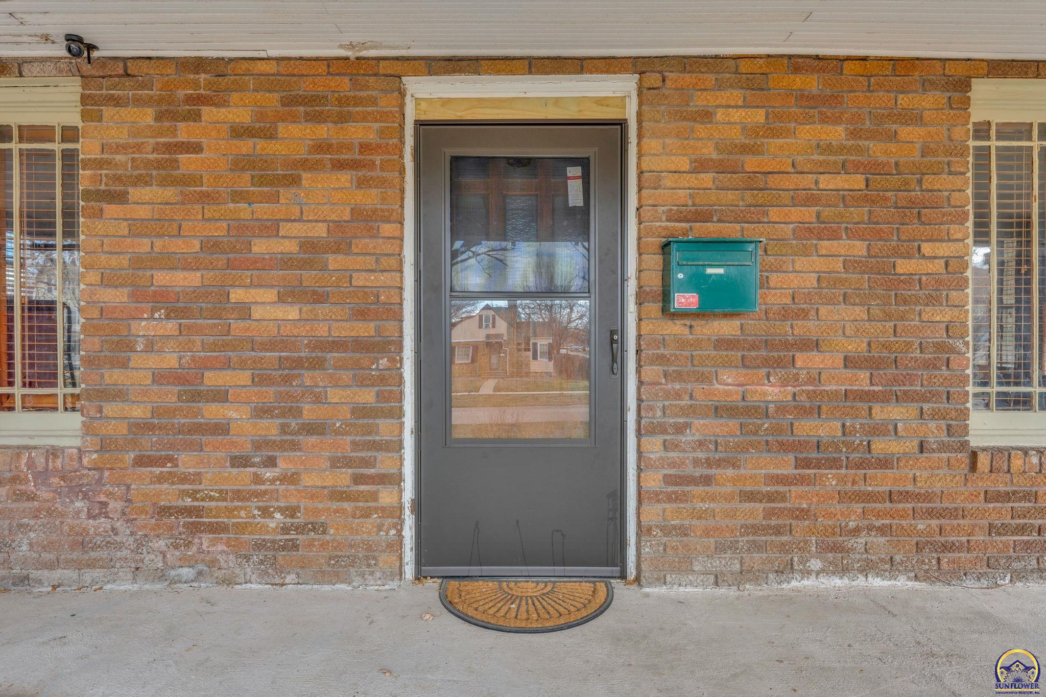 1034 Southwest Lincoln Street Topeka, KS 66604 - Photo 9 of 42