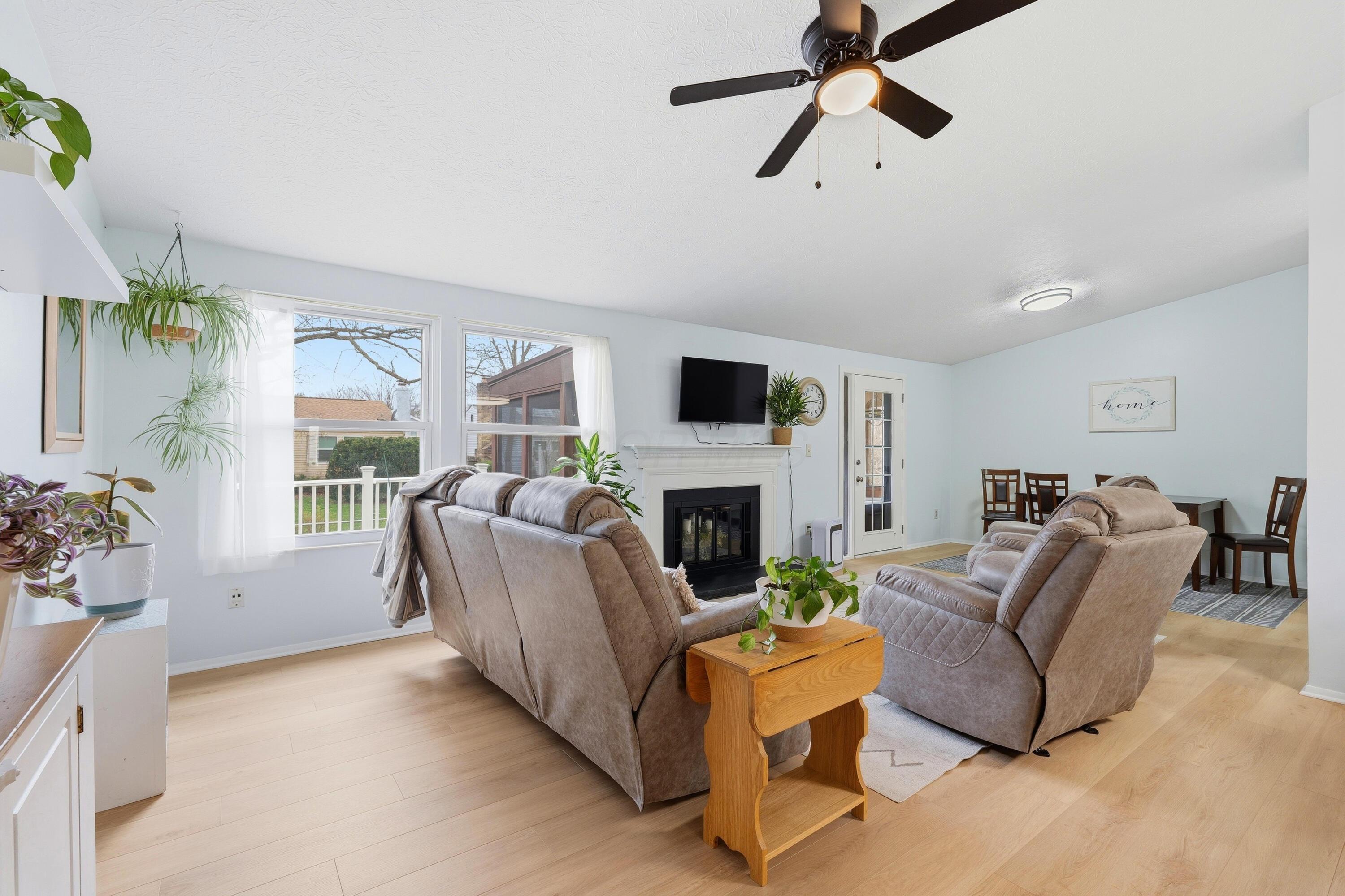 1013 South Hempstead Road Westerville, OH 43081 - Photo 4 of 22 4