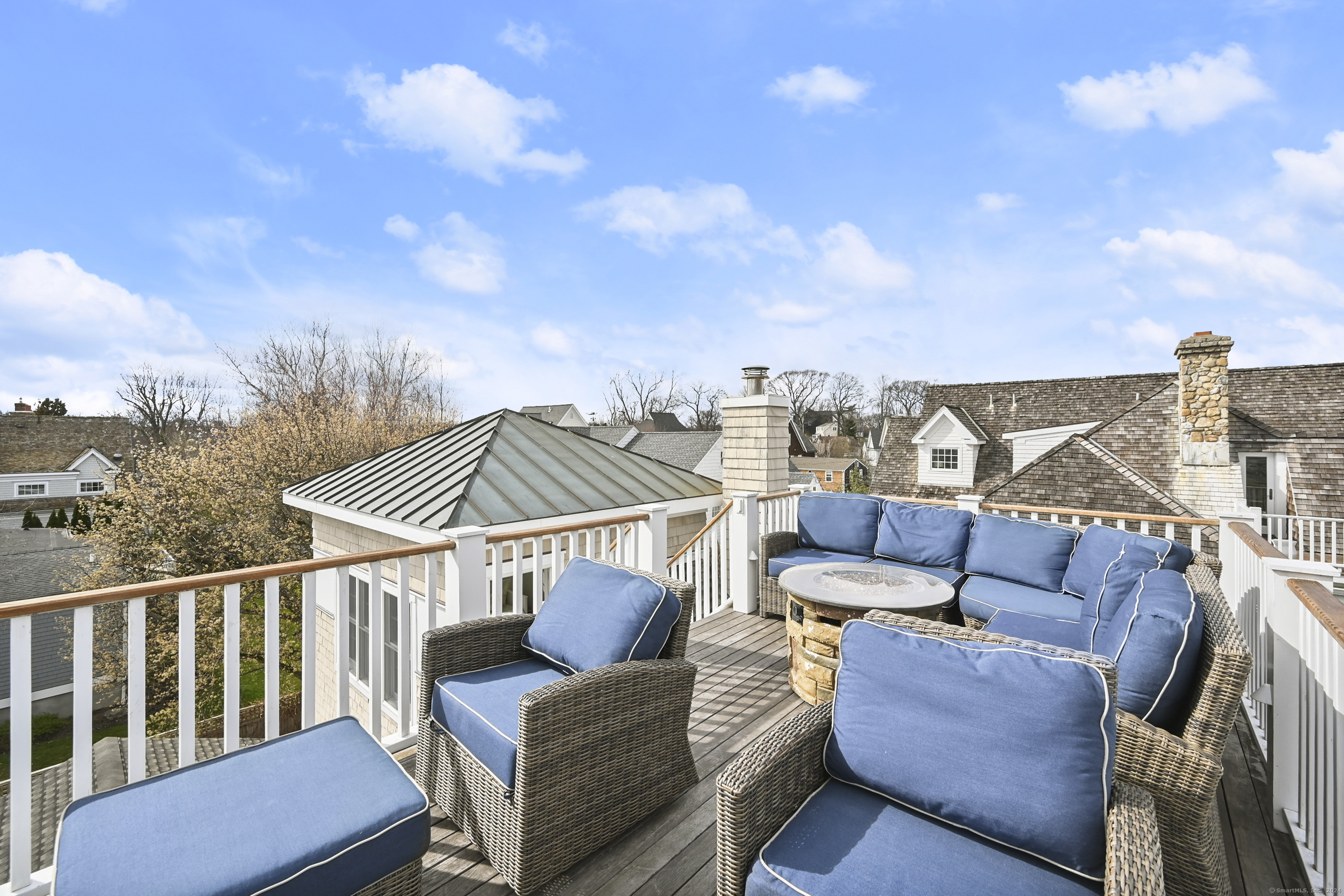 104 Roton Avenue Norwalk, CT 06853 - Photo 34 of 40 a terrace view with seating space