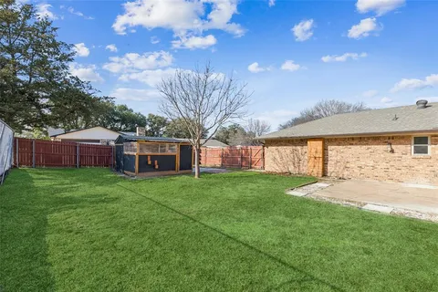 $315,000 | 133 Crestwood Boulevard, DeSoto, TX 75115