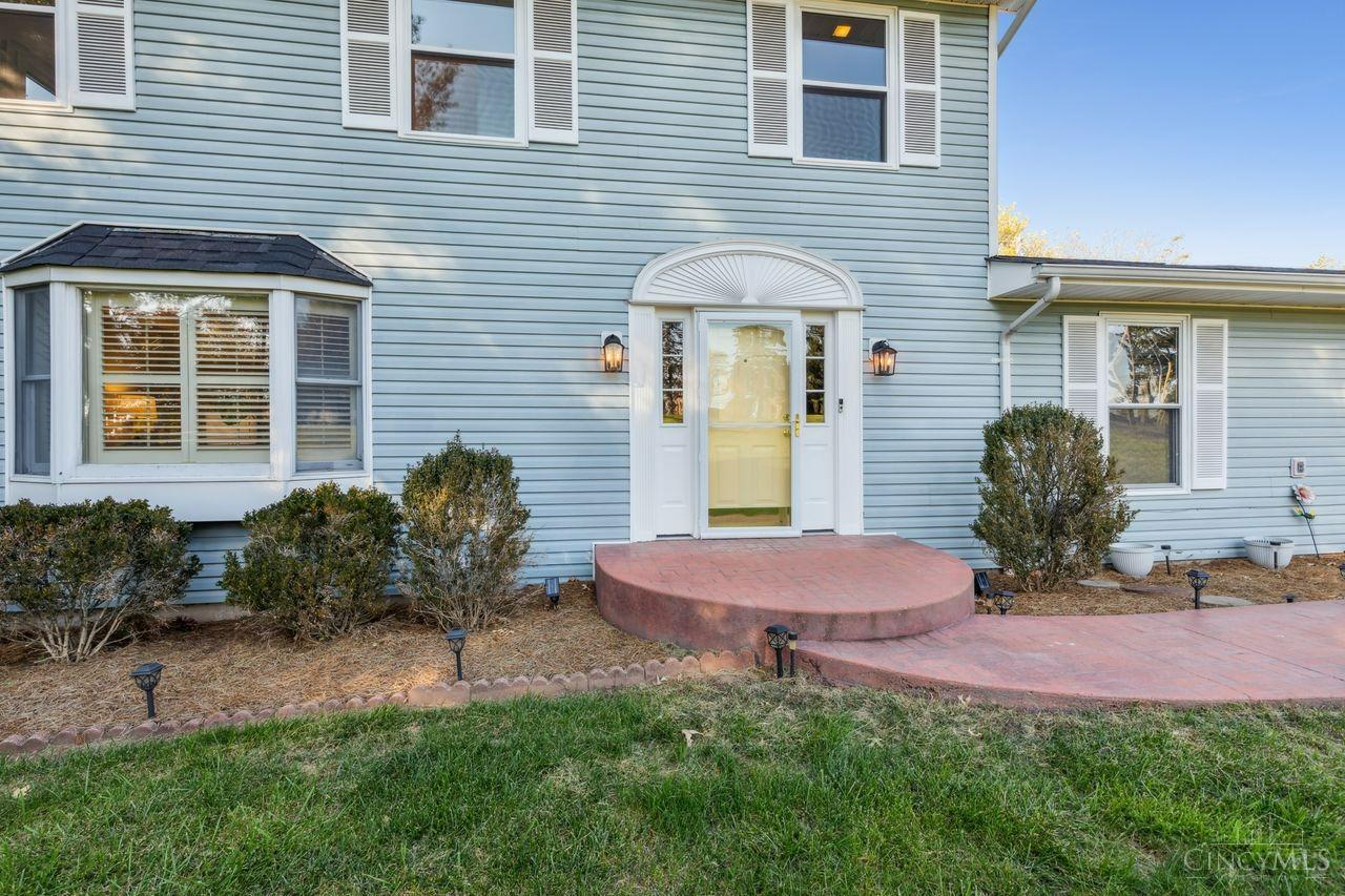 4600 Boomer Road Cincinnati, OH 45247 - Photo 3 of 35