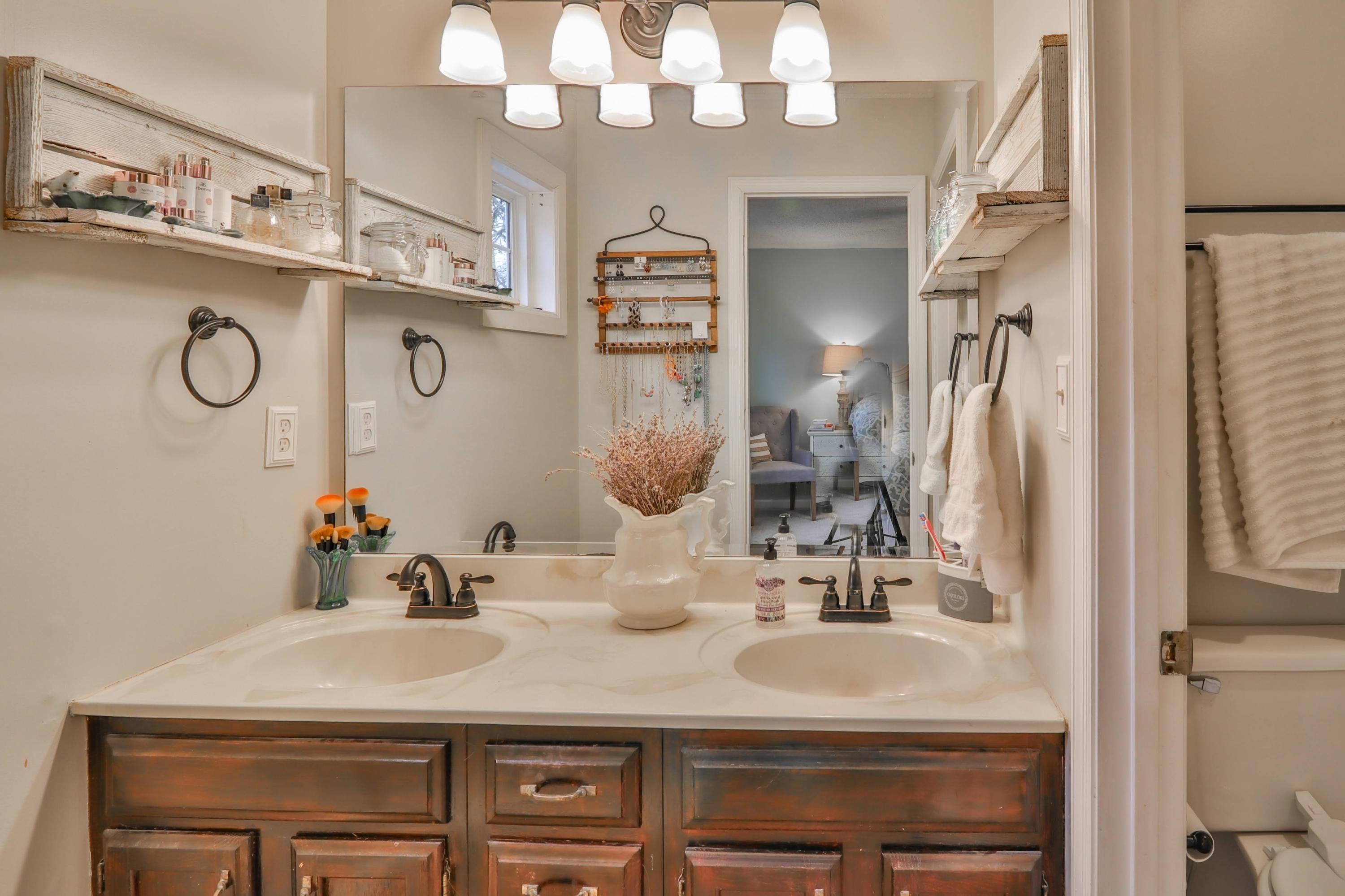 1228 Wenlock Road Knoxville, TN 37922 - Photo 14 of 29 En suite