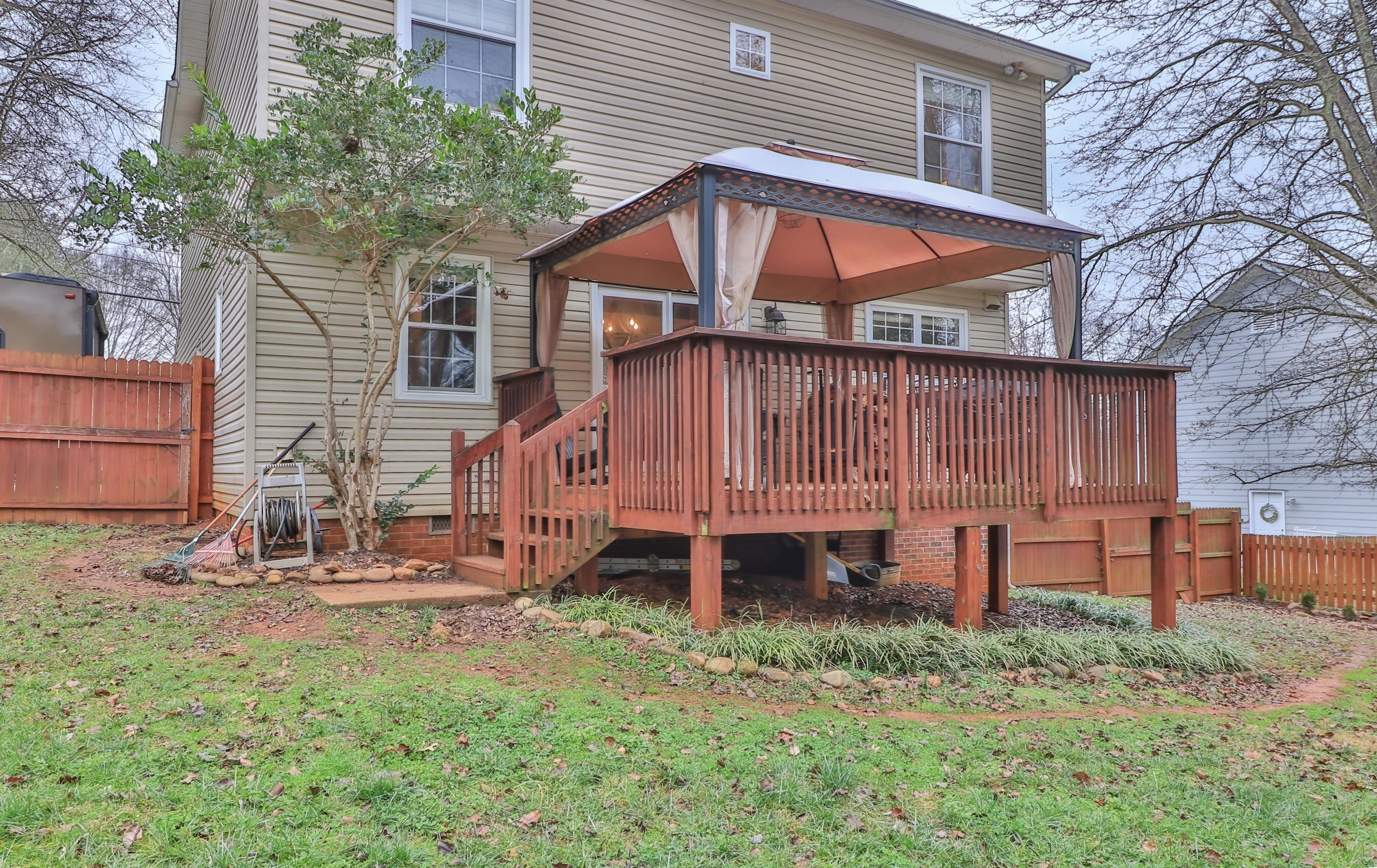 1228 Wenlock Road Knoxville, TN 37922 - Photo 24 of 29 Back deck