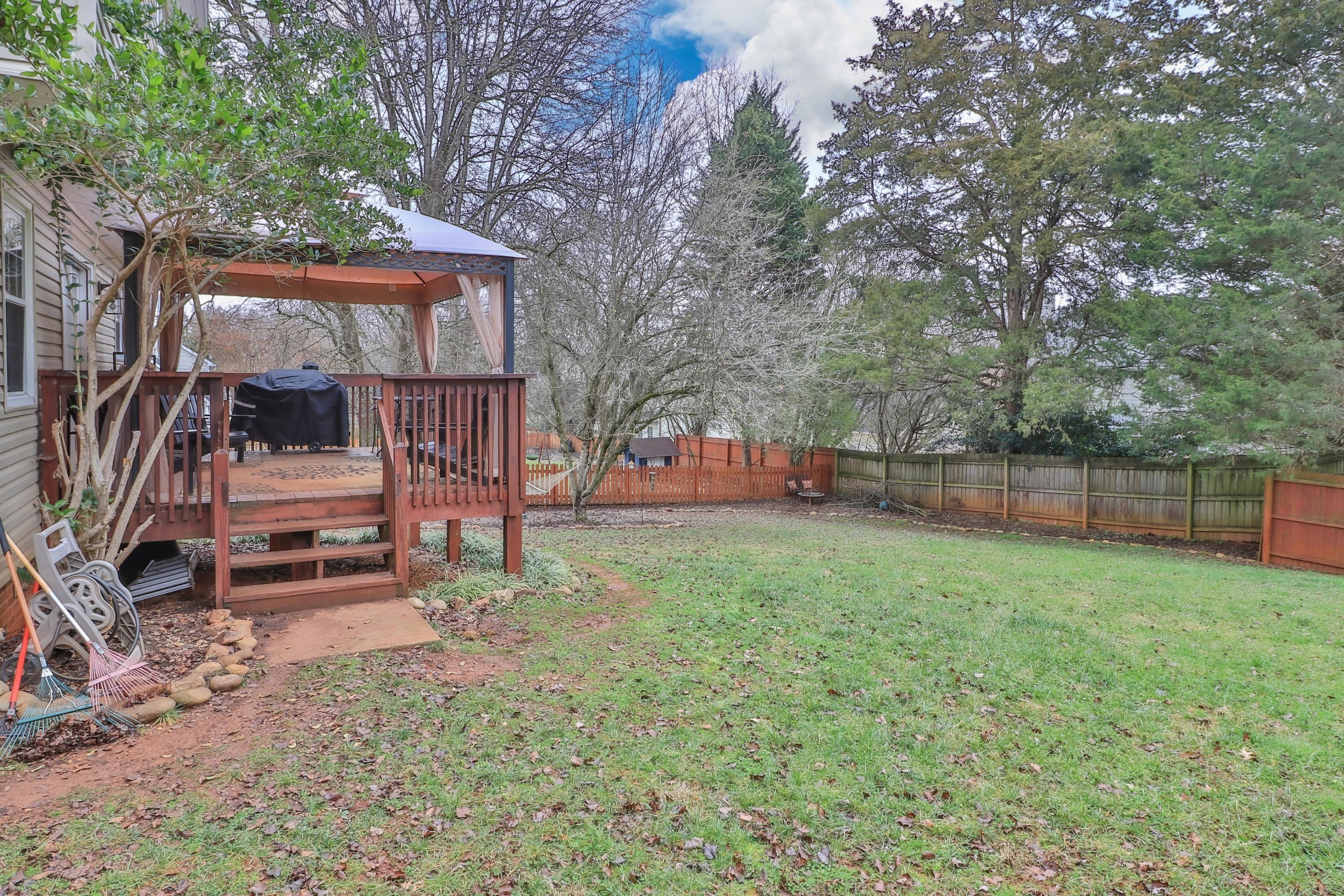 1228 Wenlock Road Knoxville, TN 37922 - Photo 25 of 29 Back yard