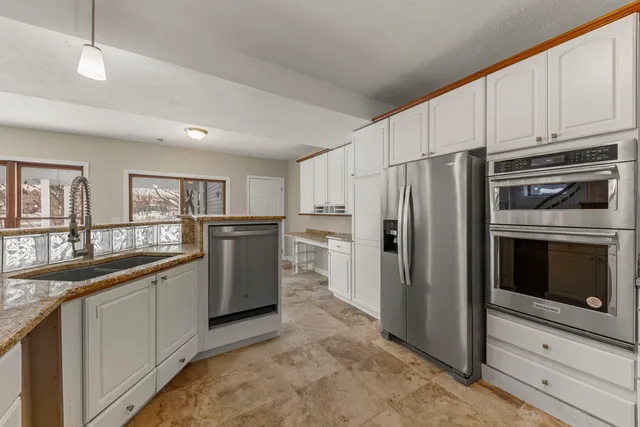 $350,000 | 338 Hiawatha Drive, Lake In The Hills, IL 60156