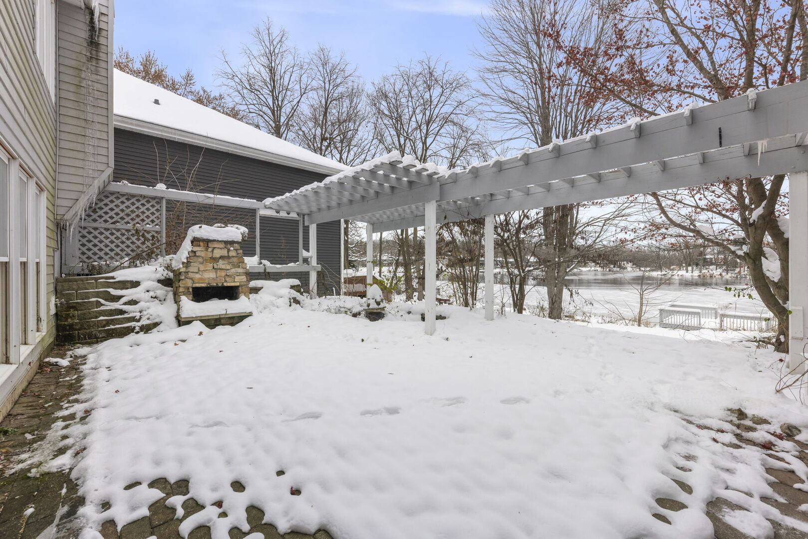 338 Hiawatha Drive Lake In The Hills, IL 60156 - Photo 32 of 49