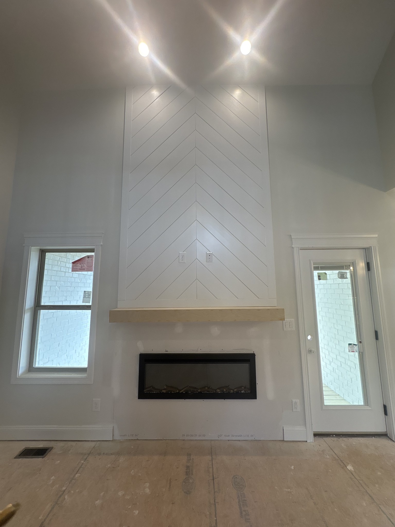 353 Young Lane Pleasant View, TN 37146 - Photo 14 of 26 an empty room with windows