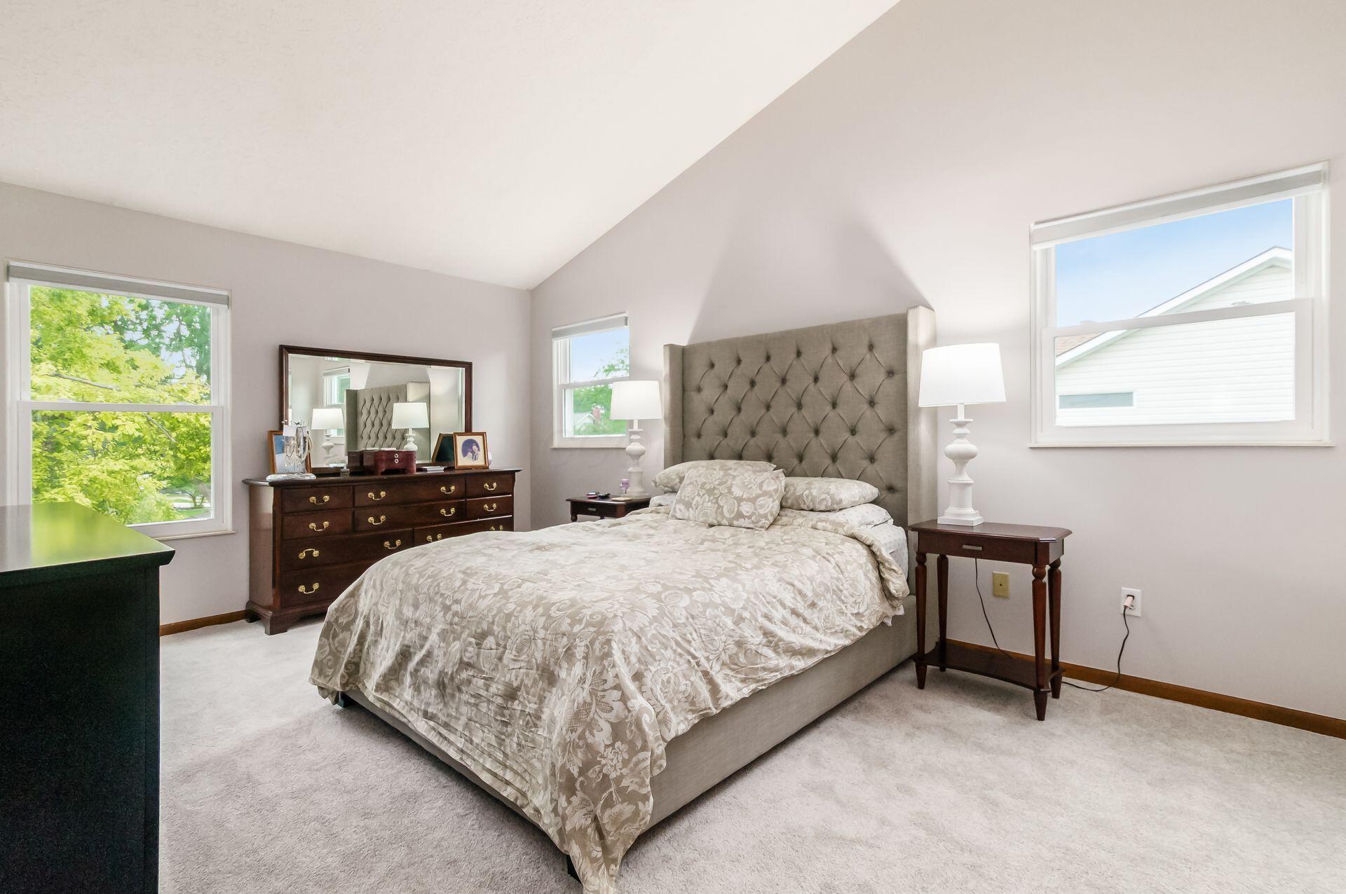 2881 Bohlen Drive Hilliard, OH 43026 - Photo 29 of 56 Primary/Master Bedroom - 17'0" x 11'7"