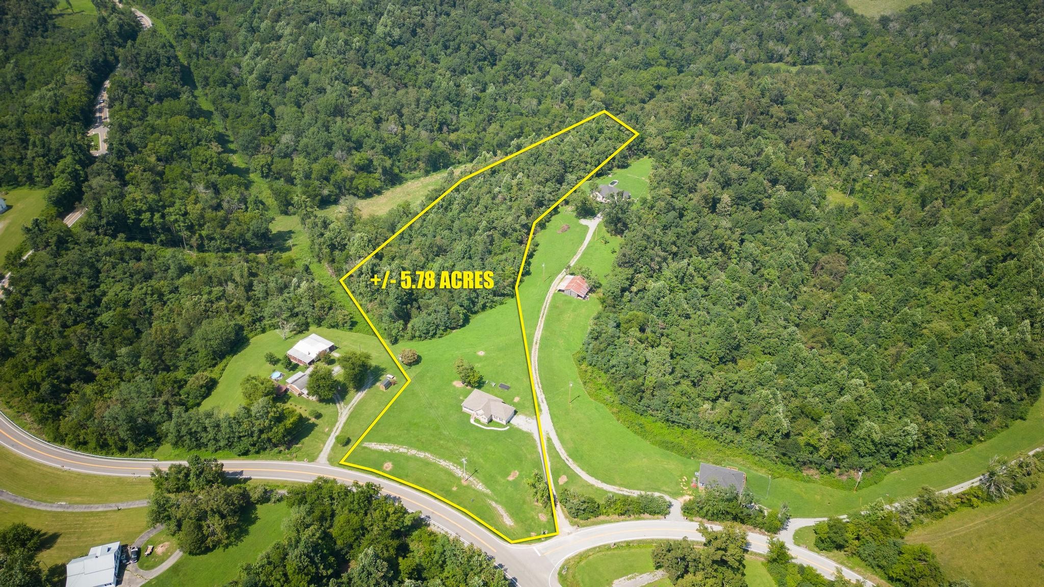 7040 Charity Road Petersburg, TN 37144 - Photo 2 of 36 a view of a tennis court