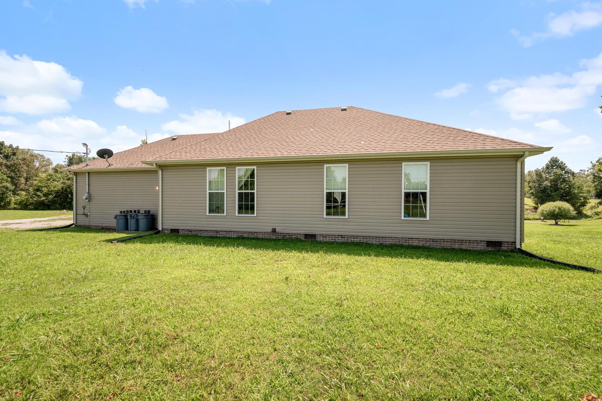 7040 Charity Road Petersburg, TN 37144 - Photo 36 of 36 a backyard of a house