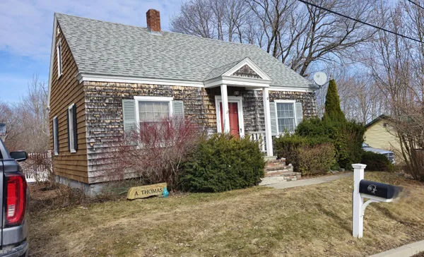 $319,900 | 12 Schoolhouse Lane, Hampden, ME 04444