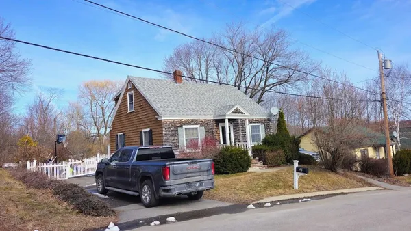 $319,900 | 12 Schoolhouse Lane, Hampden, ME 04444